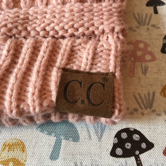 NWT Knit C.C. Pink Beanie 🌸💗 - Picture 3 of 7